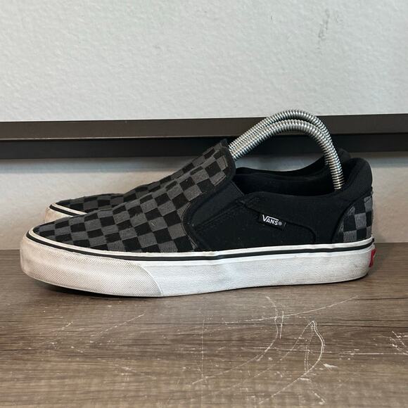 Vans Classic Slip-On Men’s Athletic Skate Shoes Suze 8 Black/Checker Pattern - Picture 1 of 8